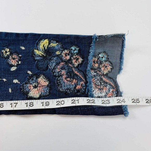 Laurie Felt Classic Stilletto with Floral Emroidery Step Hem - Picture 14 of 15